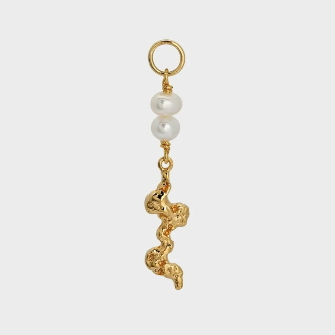 Manta Pearl Charm