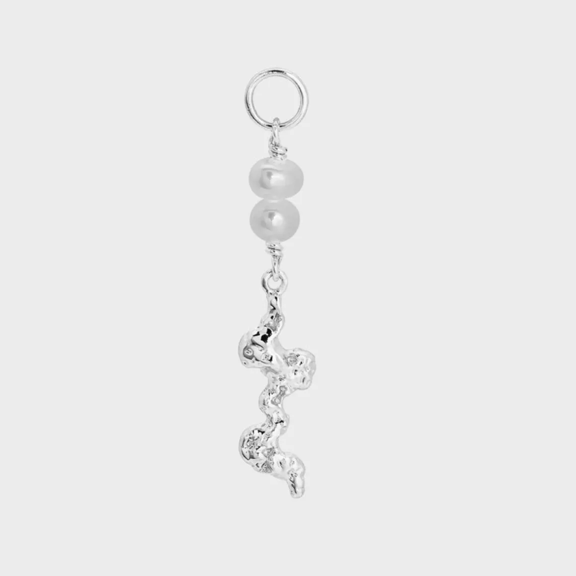 Manta Pearl Charm
